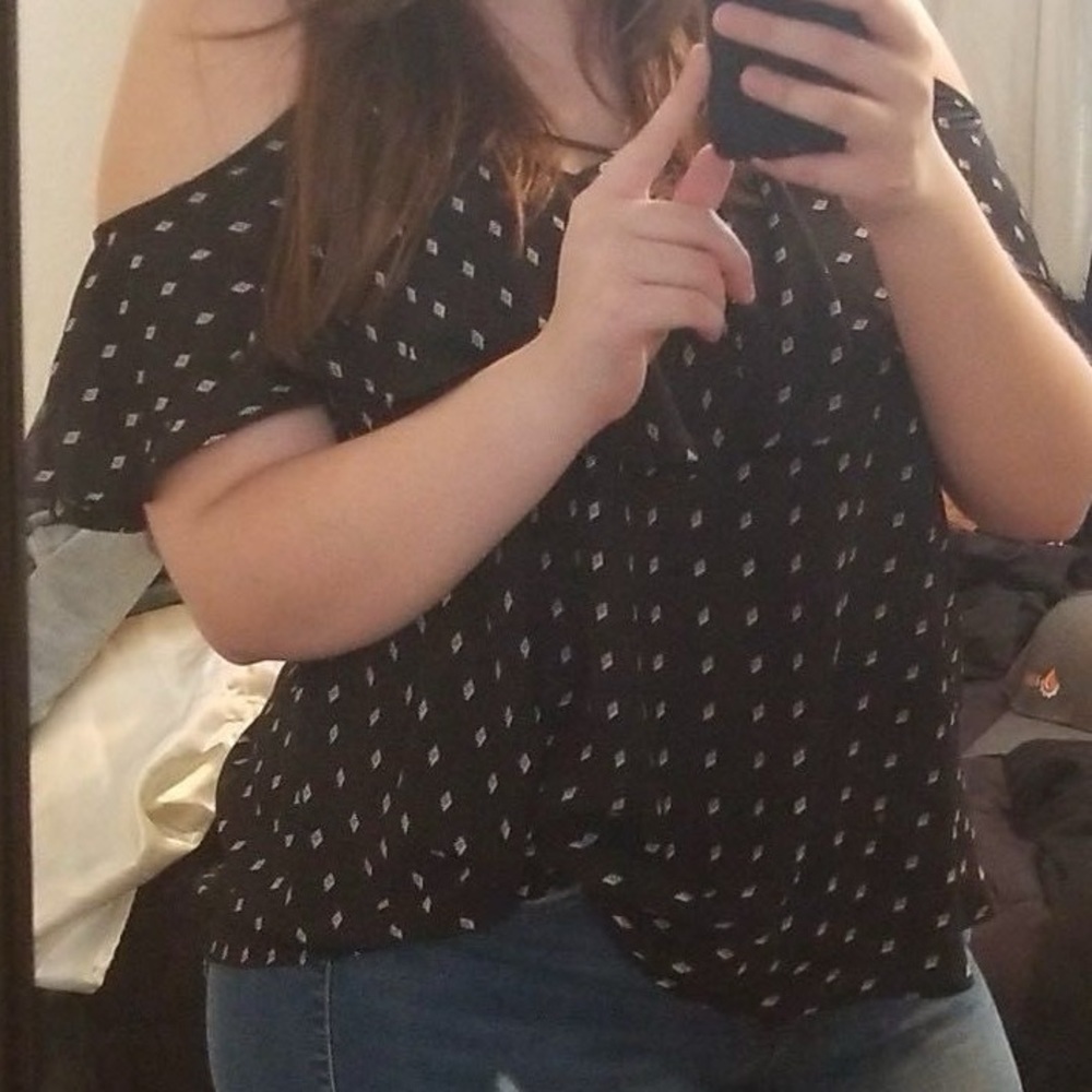 Torrid off-shoulder blouse black&white